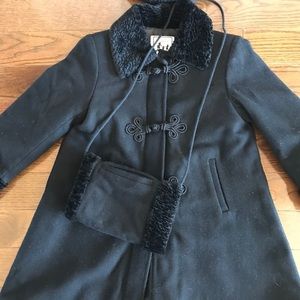 Coat, NO HAT and NO MUFFLER!  Heavily discounted because of that. Girls sz 6